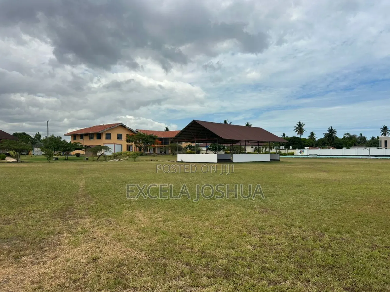 Shule Inauzwa Bahari Beach Dar-Es-Salaam