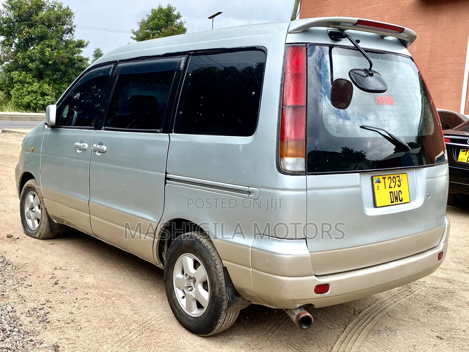 Toyota Noah 2001 Silver