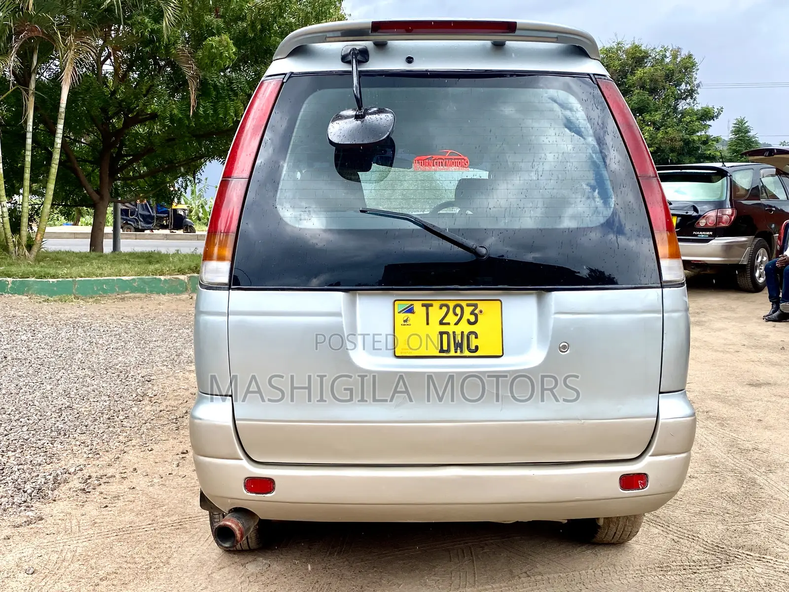 Toyota Noah 2001 Silver