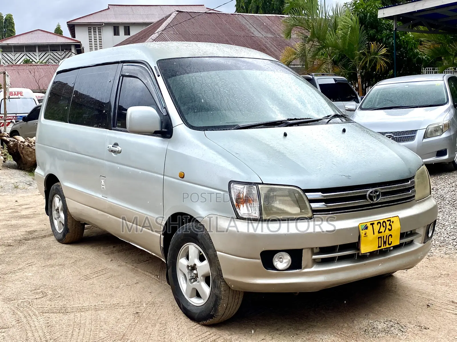 Toyota Noah 2001 Silver