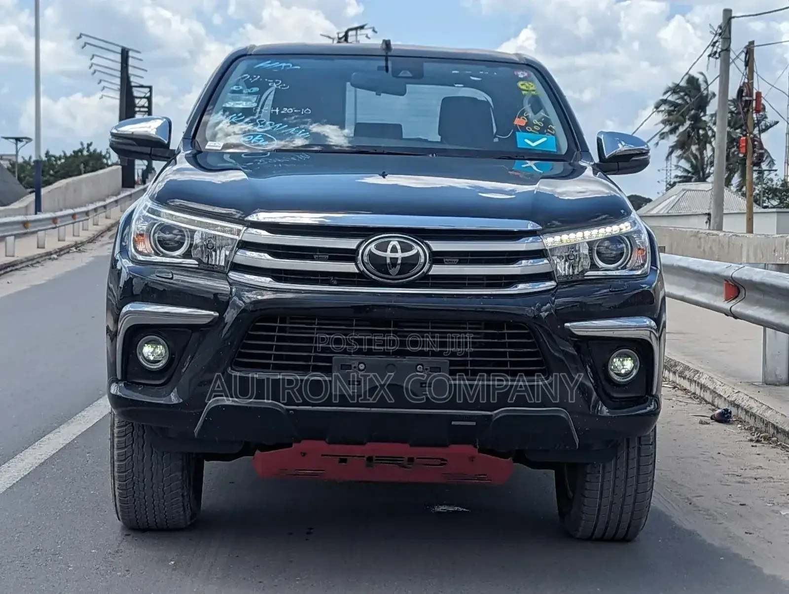 Toyota Hilux SR 4x4 2019 Black