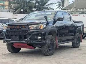 Toyota Hilux Rogue 4x4 2019 Black
