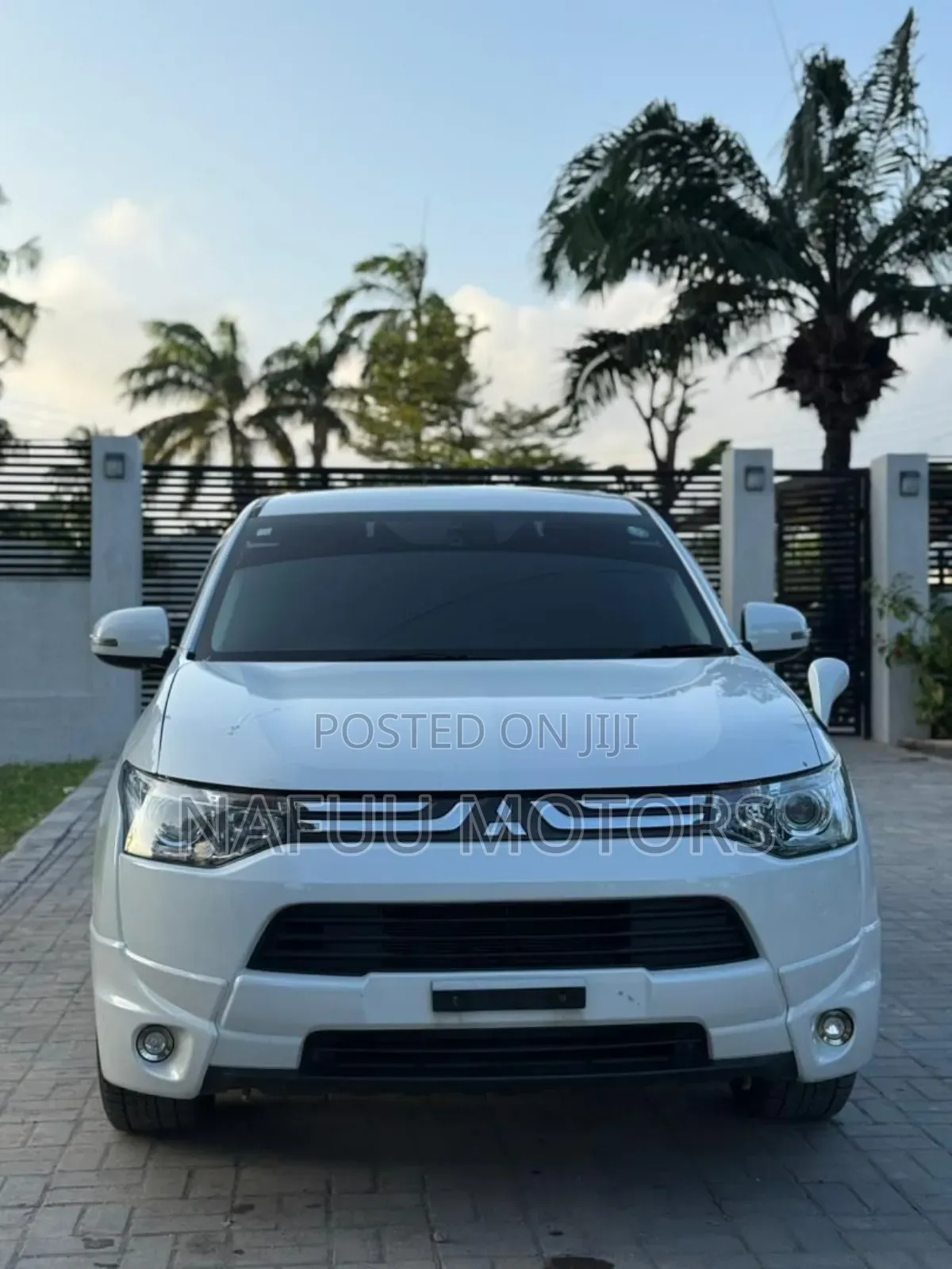 Mitsubishi Outlander 2013 White