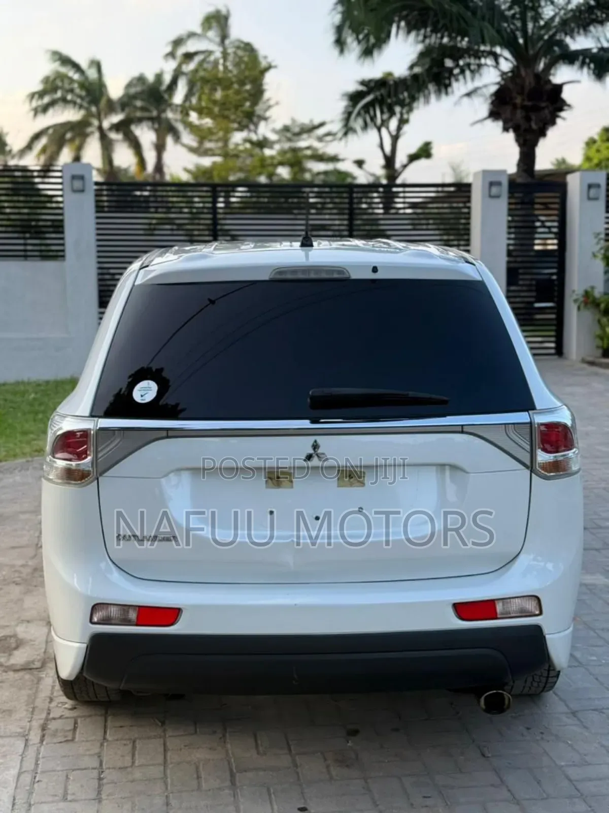 Mitsubishi Outlander 2013 White