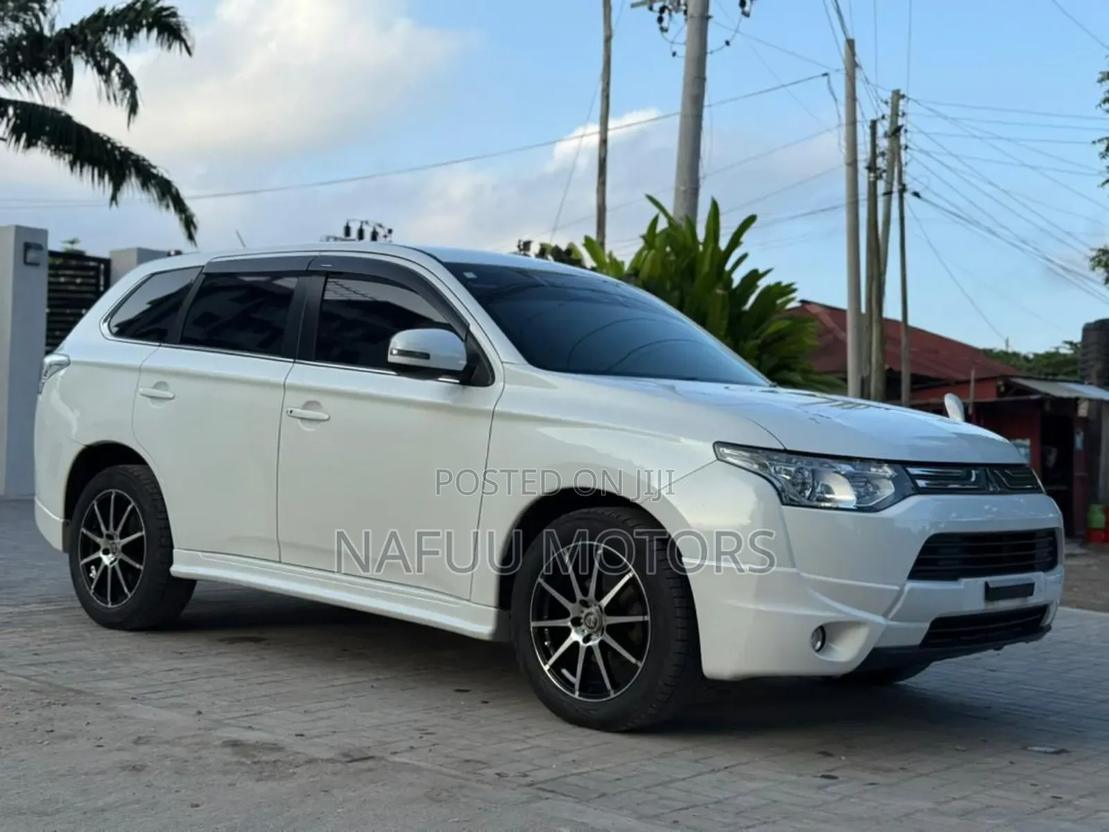 Mitsubishi Outlander 2013 White