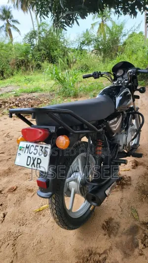 Bajaj Boxer 125 2025 Black