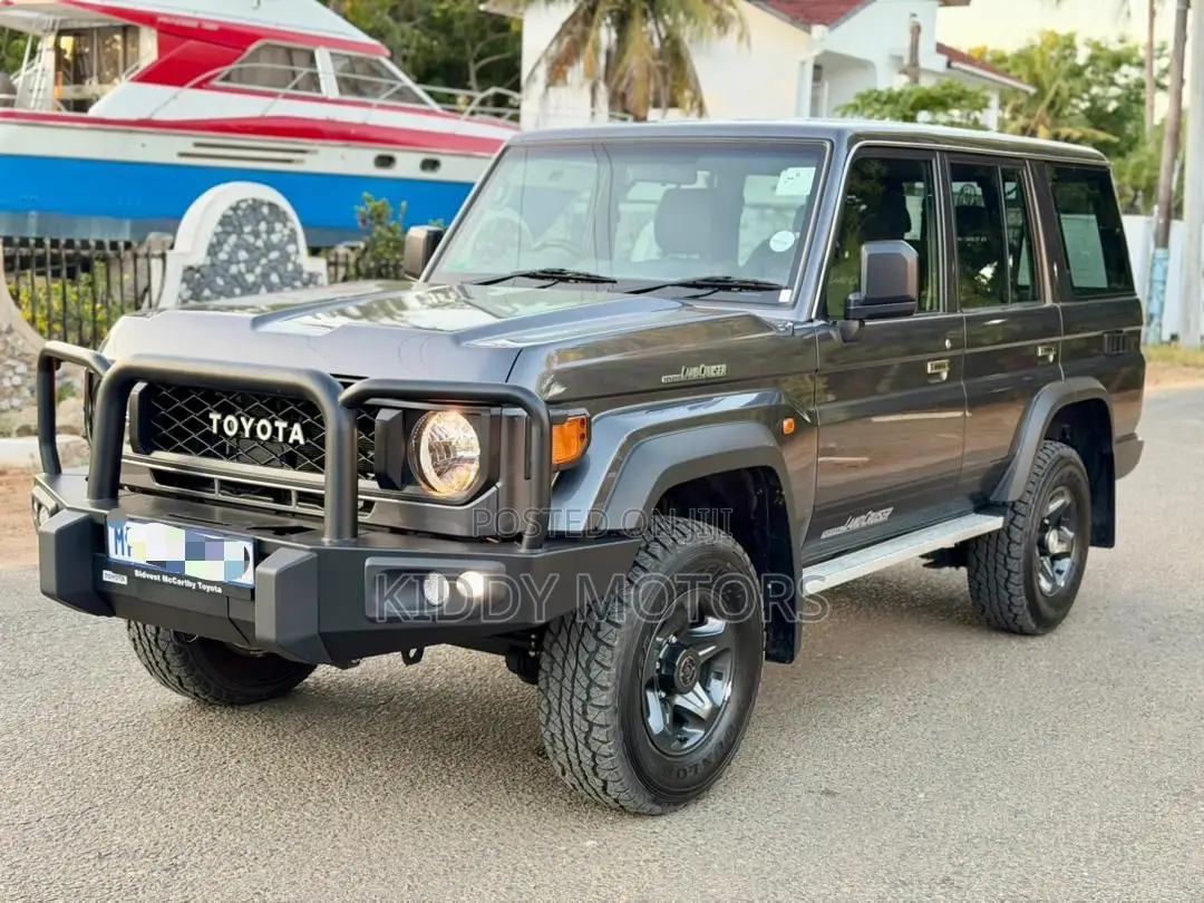 New Toyota Land Cruiser 2025 Gray