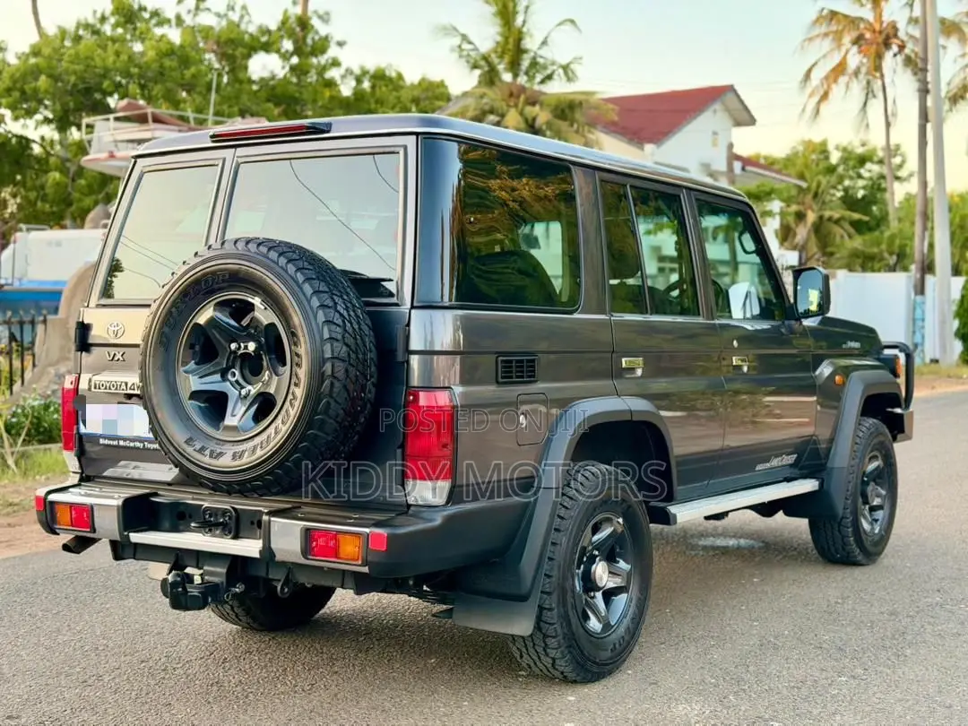 New Toyota Land Cruiser 2025 Gray