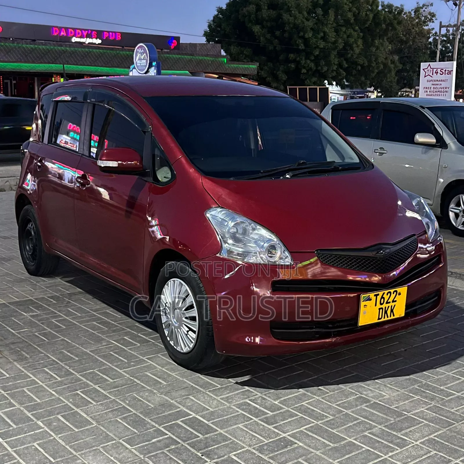 Toyota Ractis 1.3 FWD 2007 Red