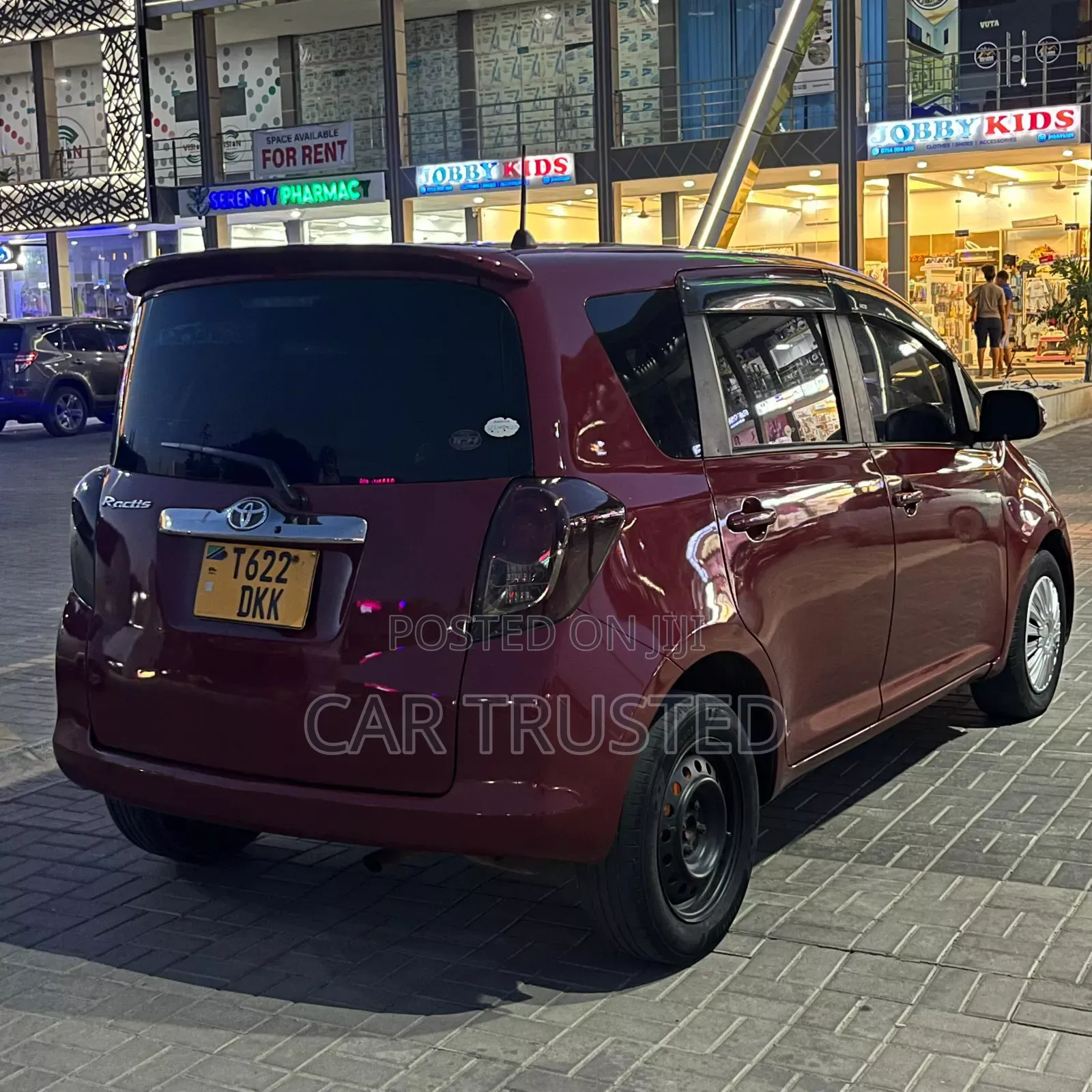 Toyota Ractis 1.3 FWD 2007 Red