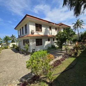 5bdrm House in Mboma Rd,Salasala, Kinondoni for sale