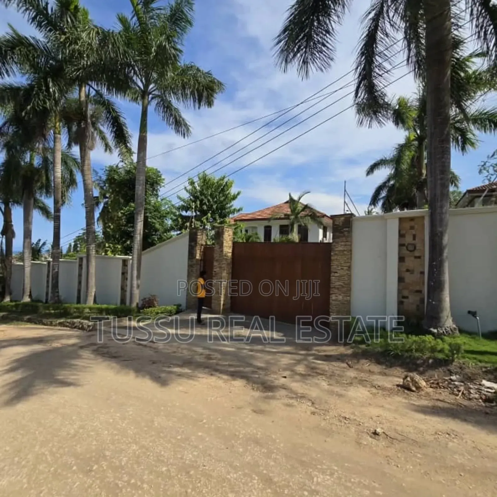 5bdrm House in Mboma Rd,Salasala, Kinondoni for sale