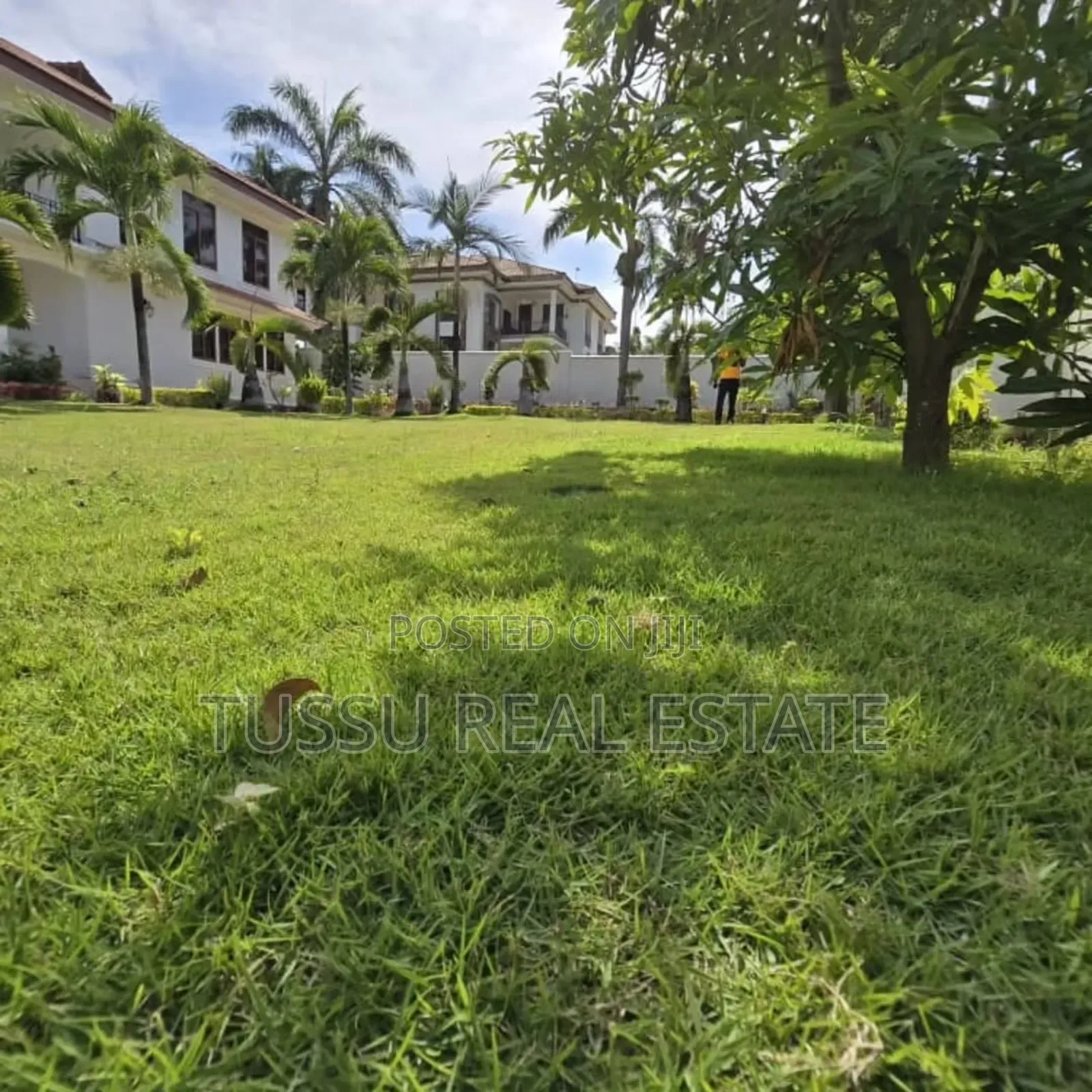 5bdrm House in Mboma Rd,Salasala, Kinondoni for sale