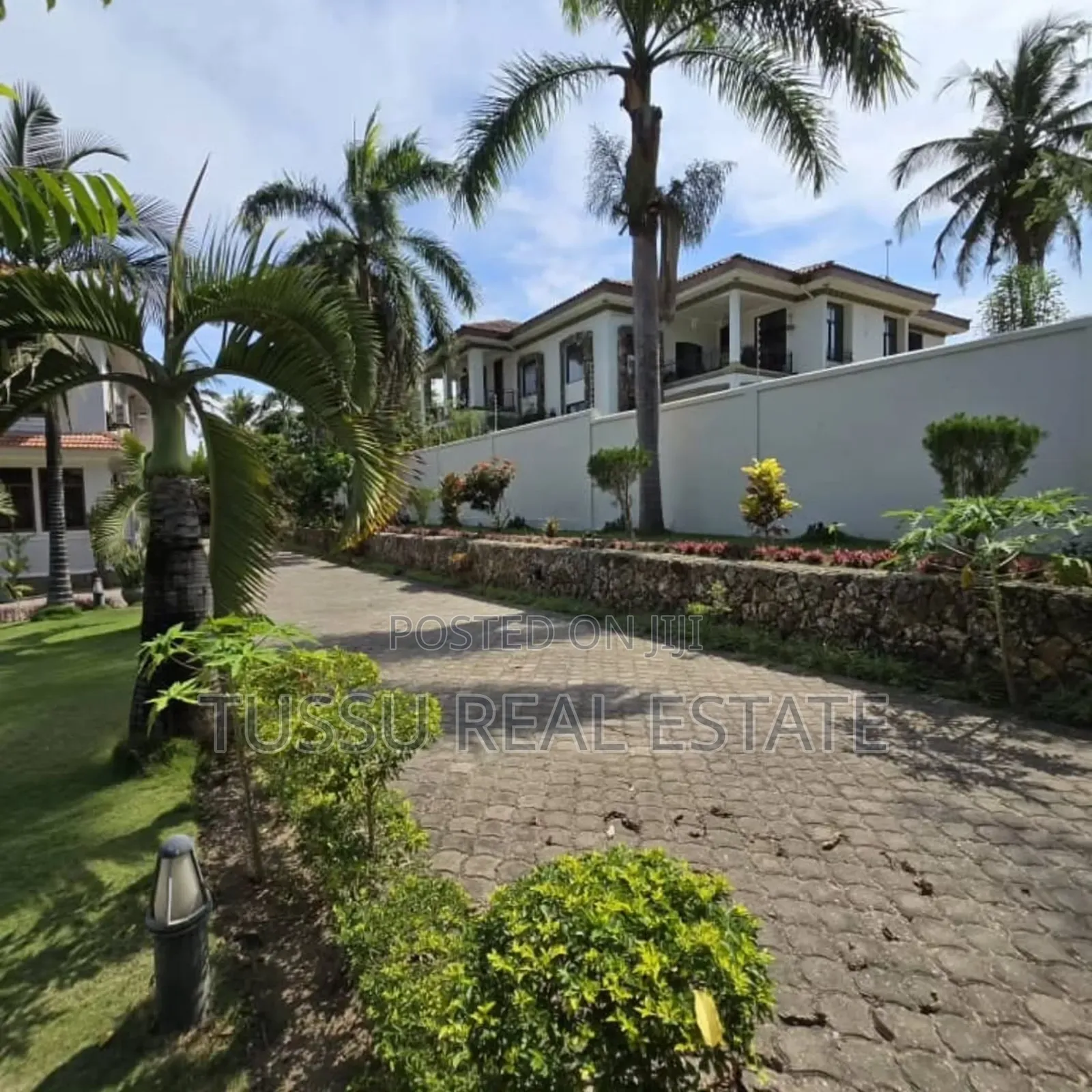 5bdrm House in Mboma Rd,Salasala, Kinondoni for sale