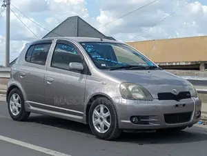 Toyota Vitz 1.3 AWD 5dr 2001 Gray