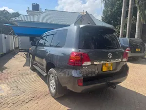 Toyota Land Cruiser 4.5 V8 VXR 2011 Gray