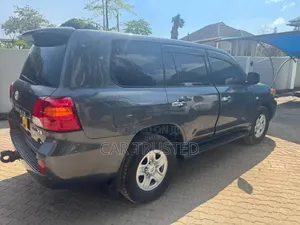 Toyota Land Cruiser 4.5 V8 VXR 2011 Gray
