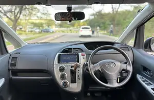 Toyota Ractis 2008 Silver