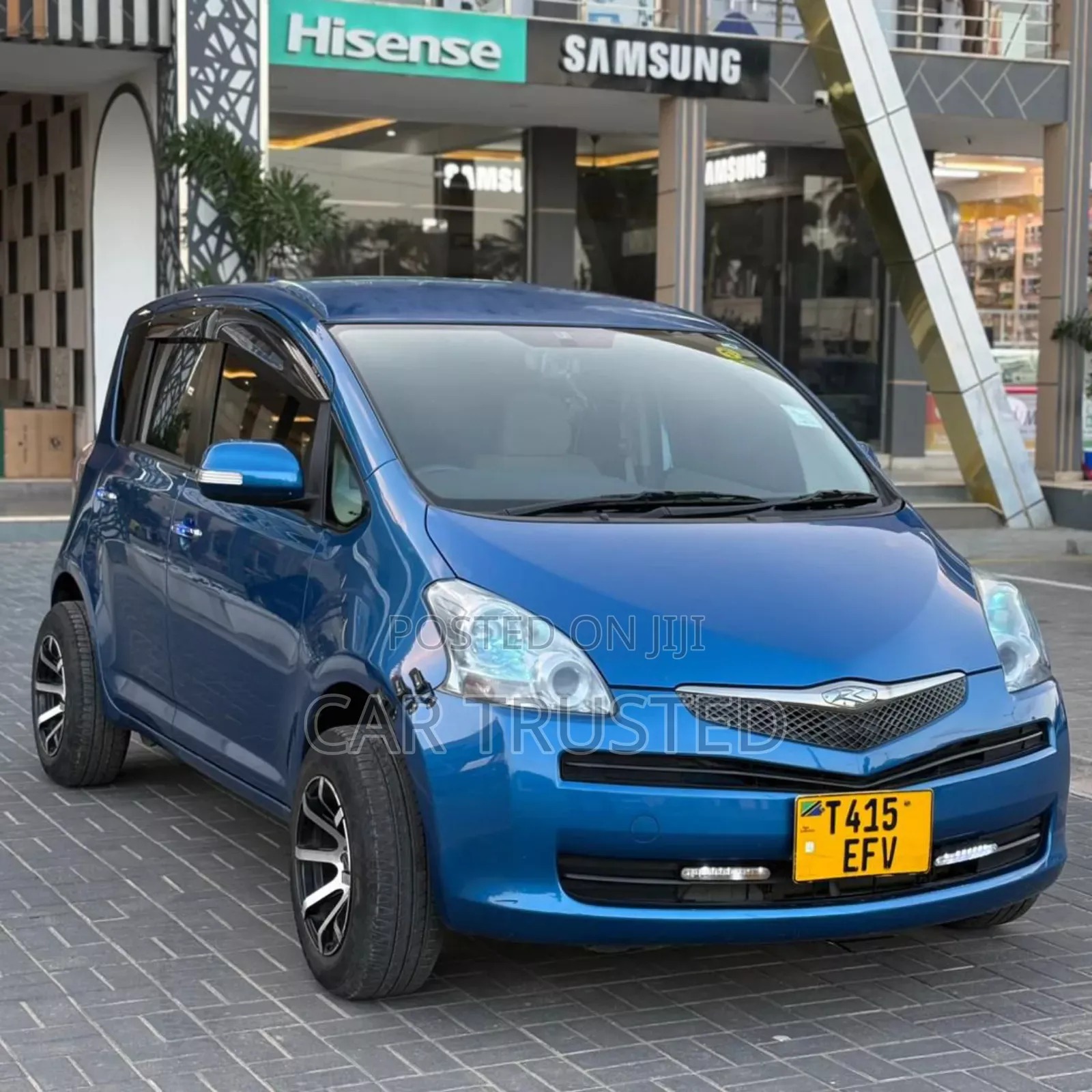 Toyota Ractis 1.3 FWD 2009 Blue