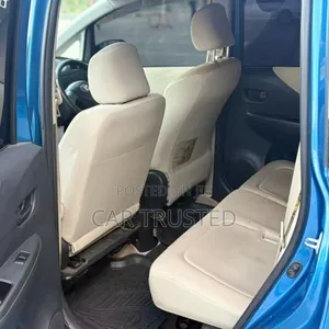Toyota Ractis 1.3 FWD 2009 Blue