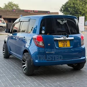 Toyota Ractis 1.3 FWD 2009 Blue