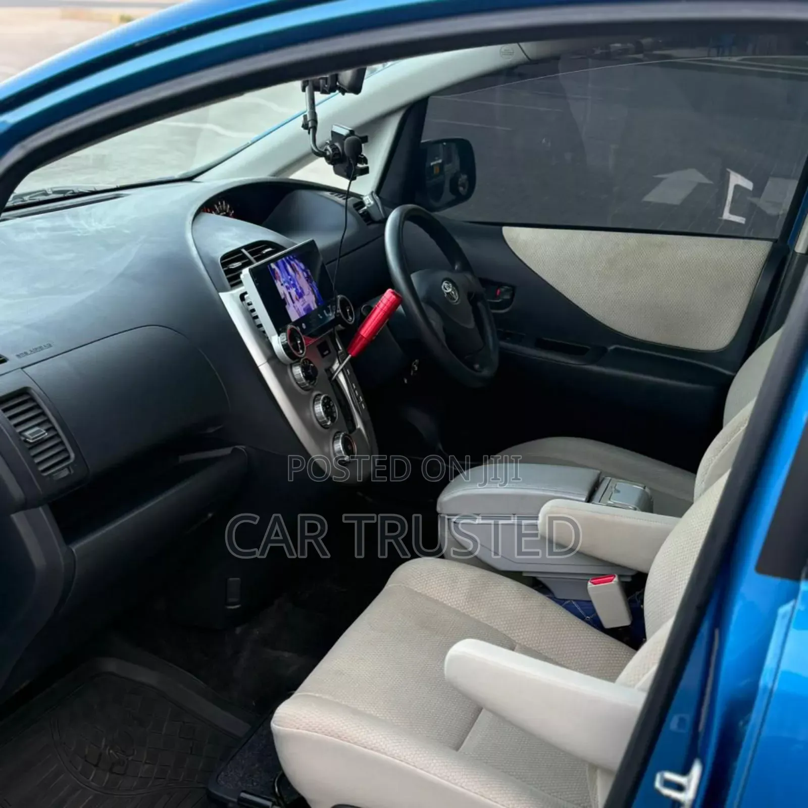 Toyota Ractis 1.3 FWD 2009 Blue