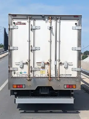 Mitsubishi Fuso Refrigerator 2004 White