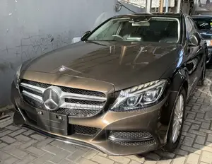 Mercedes-Benz C200 2015 Brown