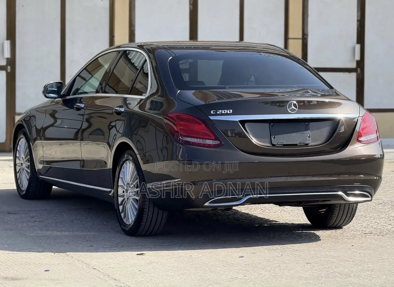 Mercedes-Benz C200 2015 Brown