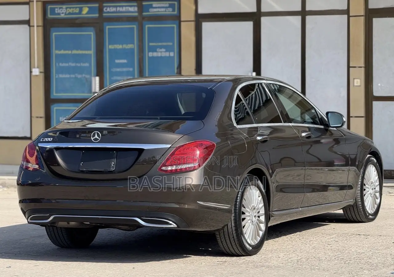 Mercedes-Benz C200 2015 Brown