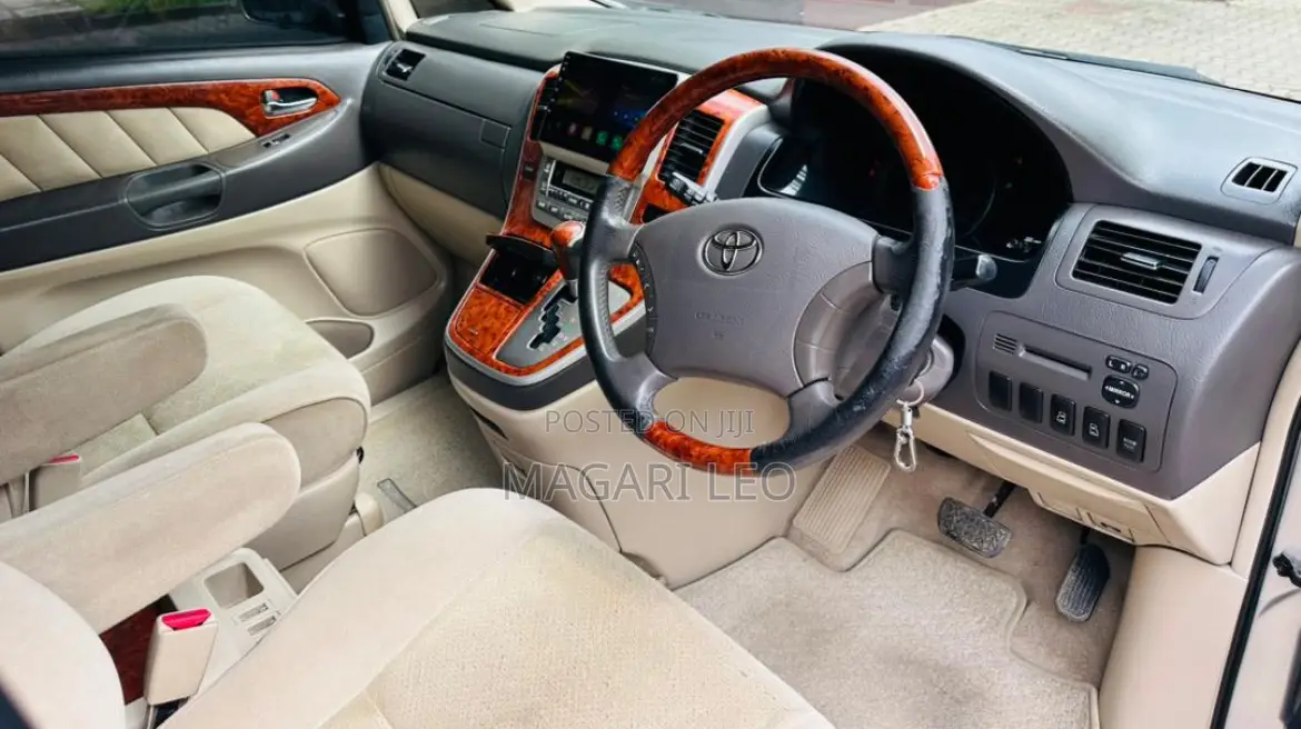 Toyota Alphard 2005 Silver