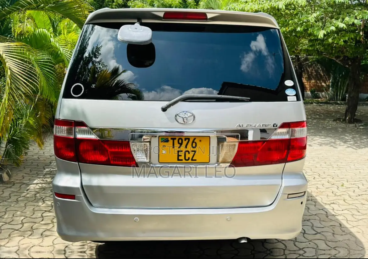 Toyota Alphard 2005 Silver