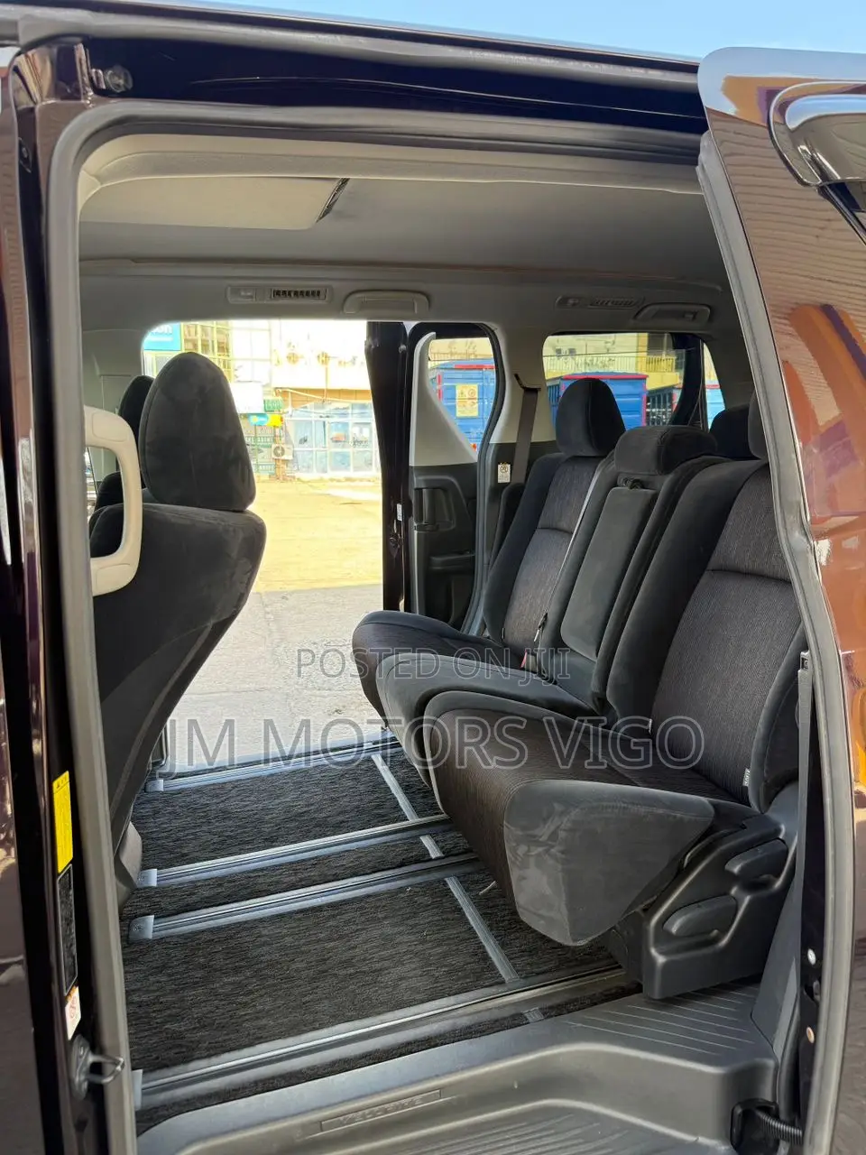 Toyota Vellfire 2009 Burgundy