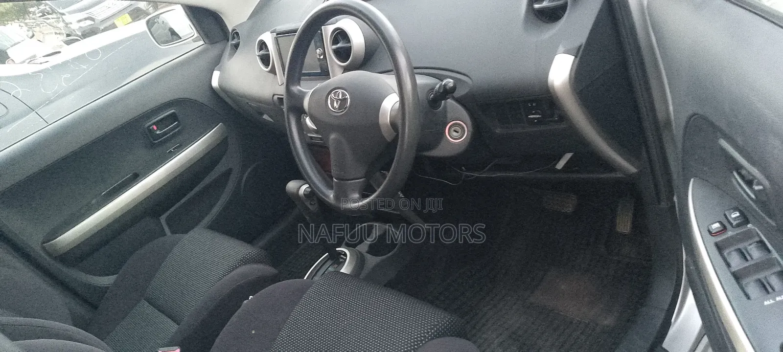 Toyota IST 2003 Silver