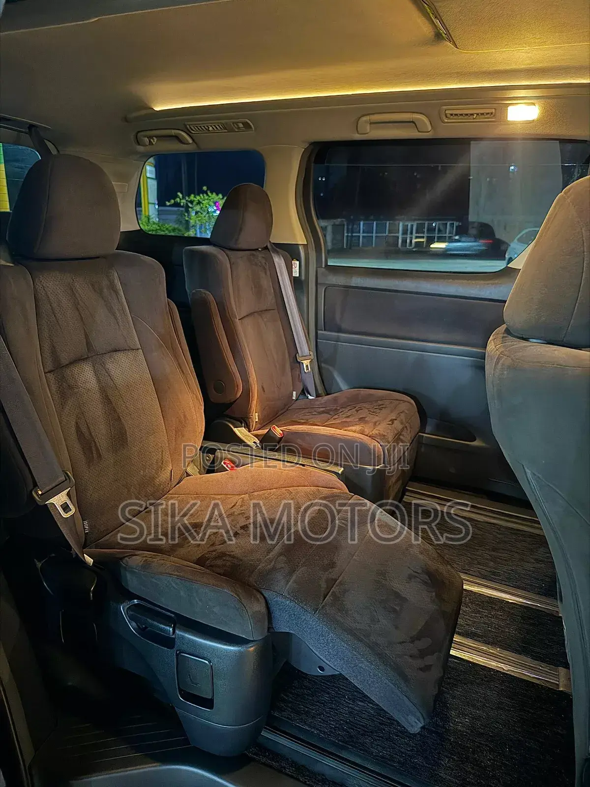 Toyota Vellfire 2010 Black