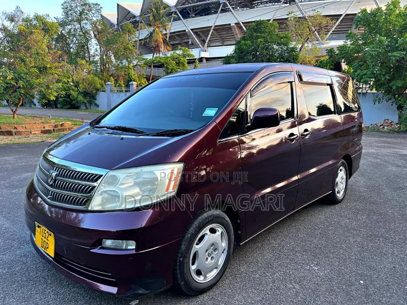 Toyota Alphard 2.4 Petrol AWD 2004 Maroon