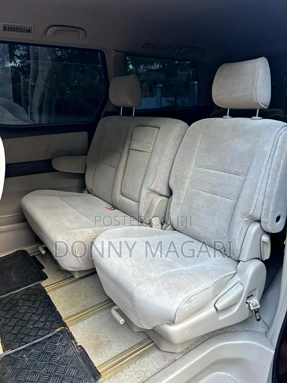 Toyota Alphard 2.4 Petrol AWD 2004 Maroon