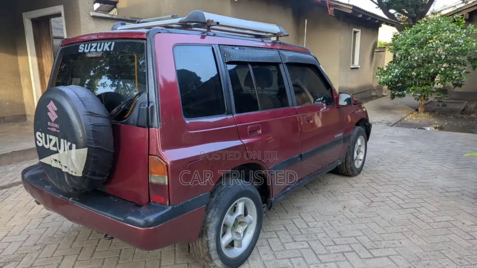 Suzuki Escudo 2000 Maroon
