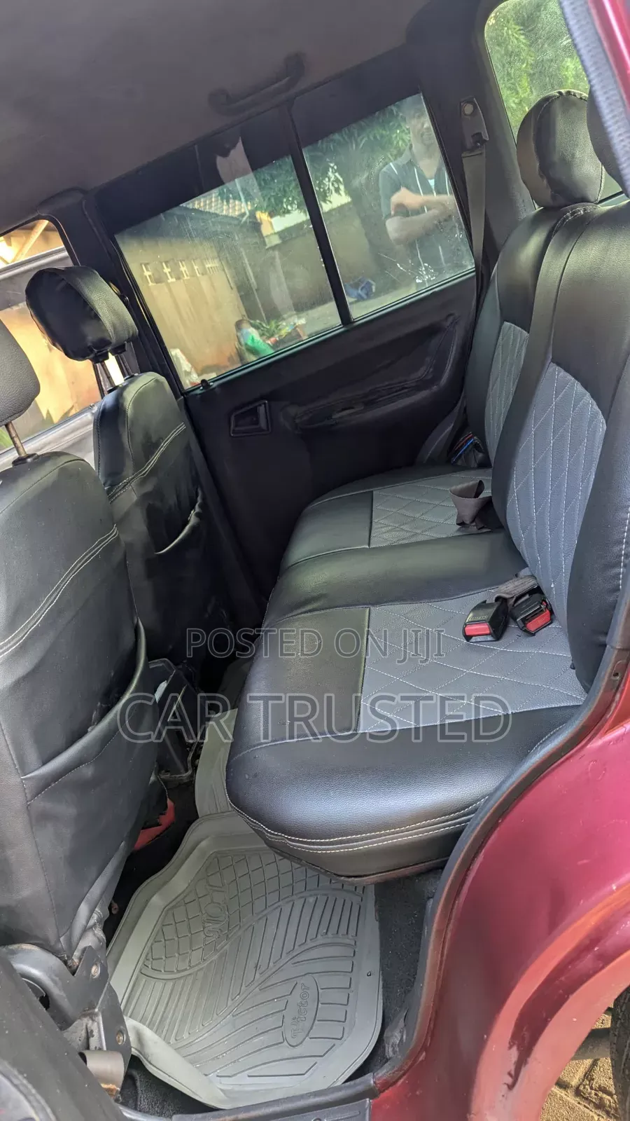 Suzuki Escudo 2000 Maroon