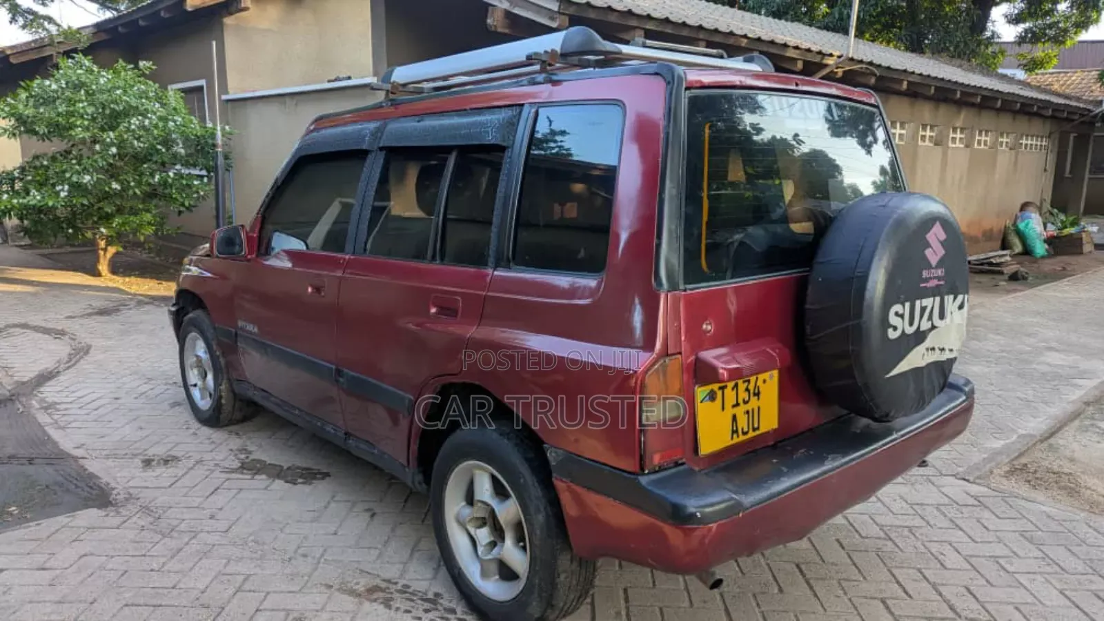 Suzuki Escudo 2000 Maroon