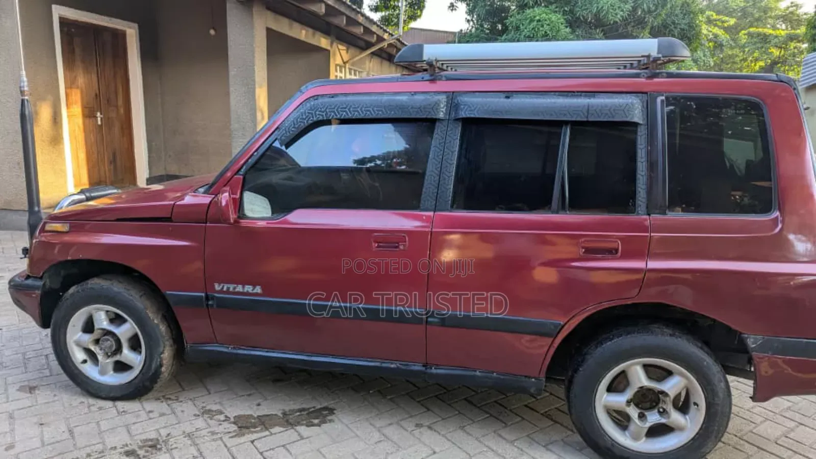 Suzuki Escudo 2000 Maroon