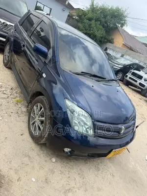 Toyota IST 2004 Blue