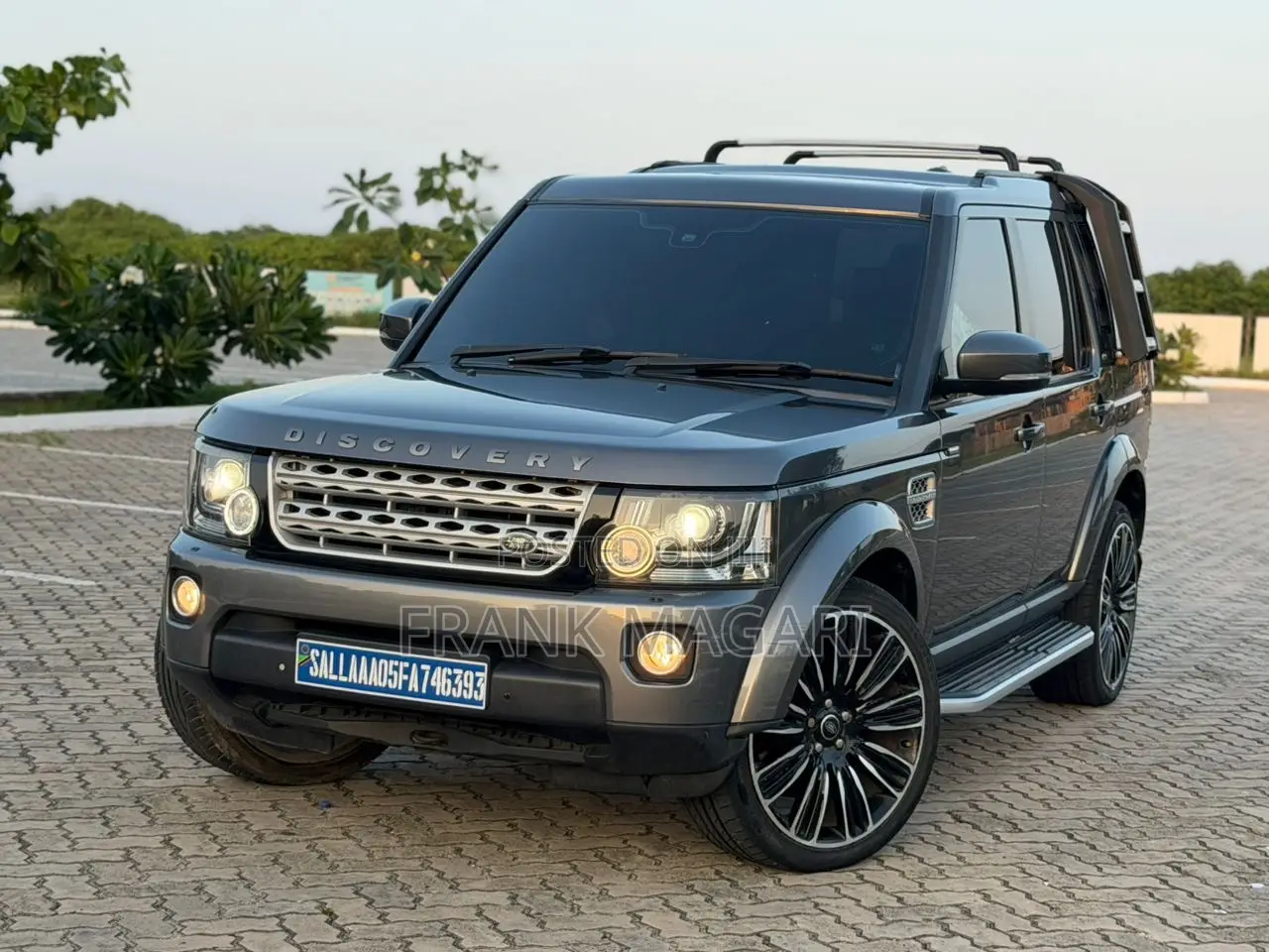 Land Rover Discovery 2015 Gray