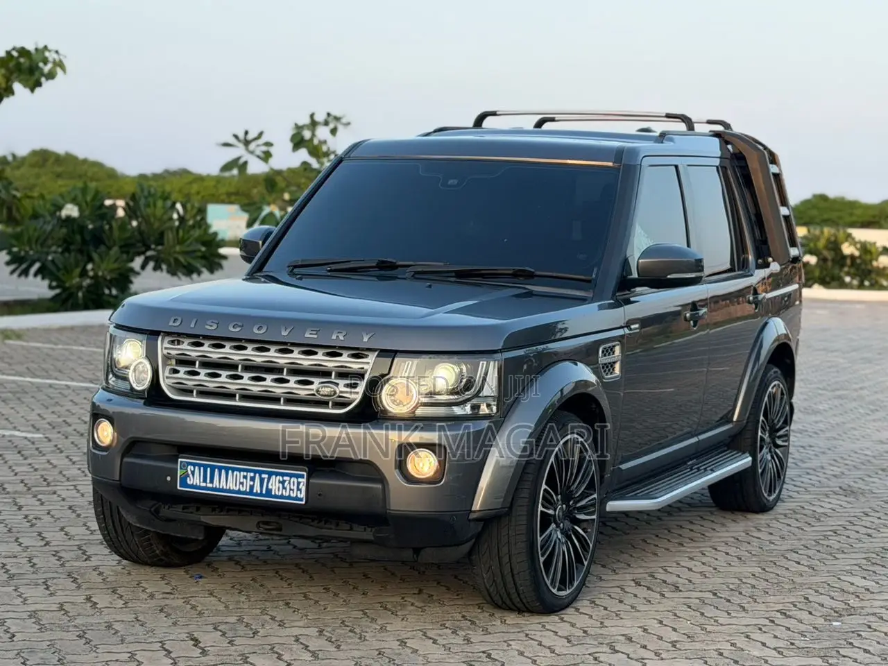 Land Rover Discovery 2015 Gray