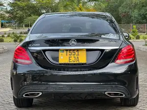 Mercedes-Benz C200 2014 Black