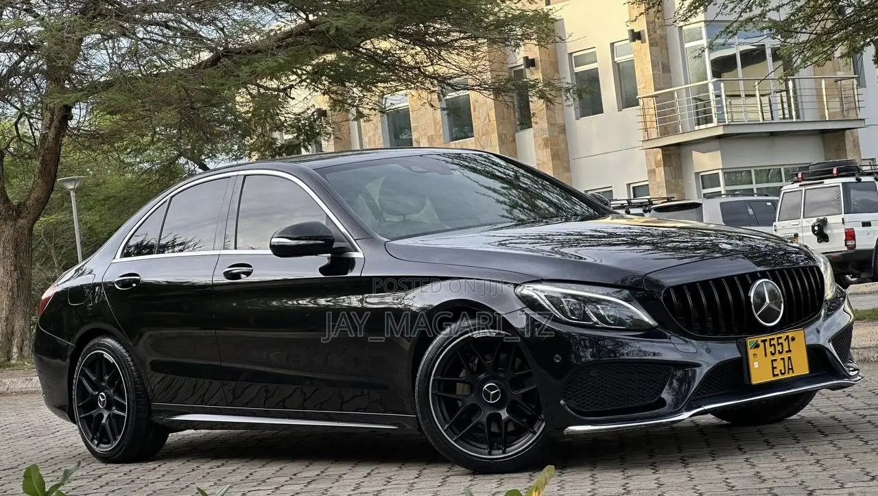 Mercedes-Benz C200 2014 Black