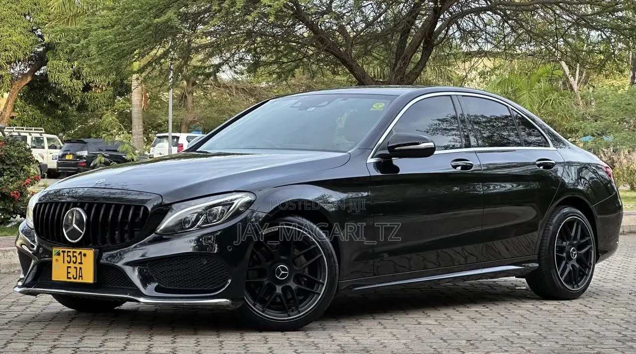Mercedes-Benz C200 2014 Black