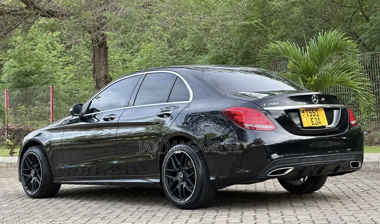 Mercedes-Benz C200 2014 Black