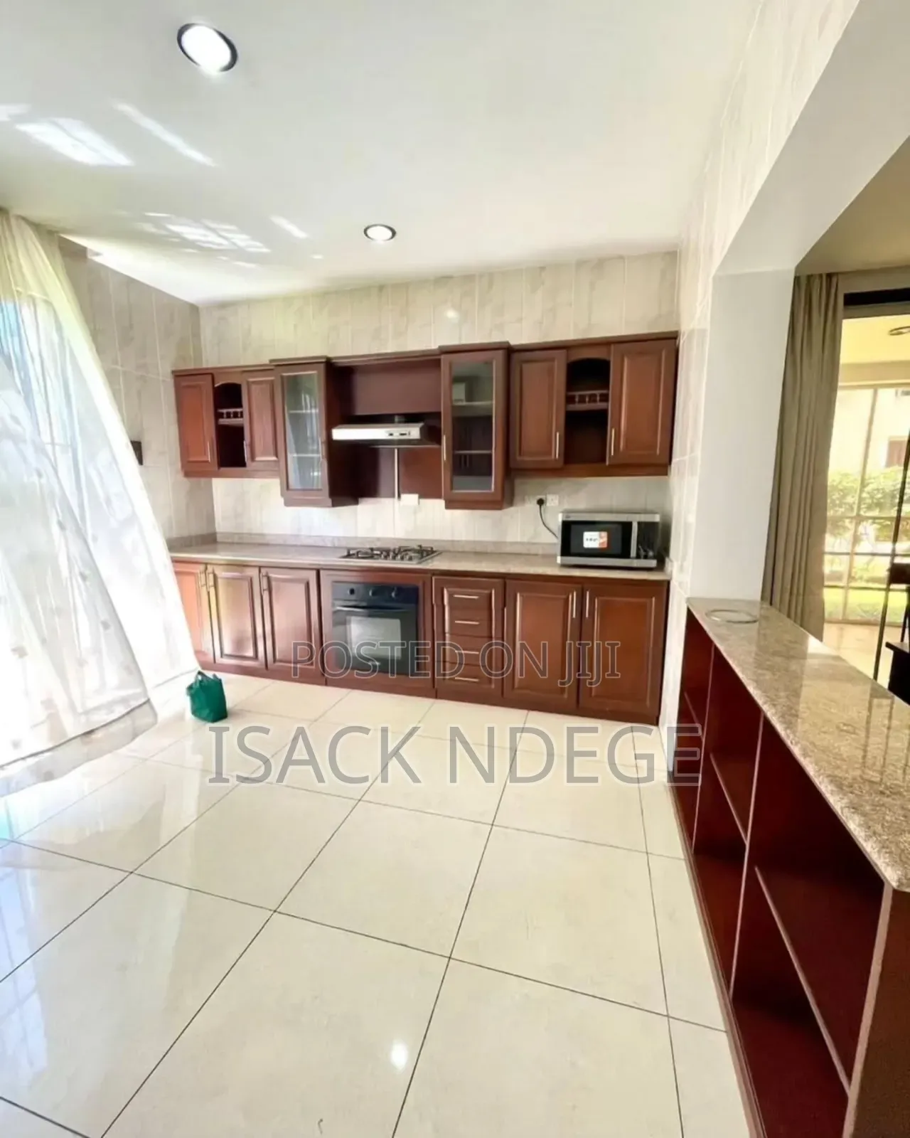 Furnished 5bdrm Villa in Oys, Oyster Bay for rent