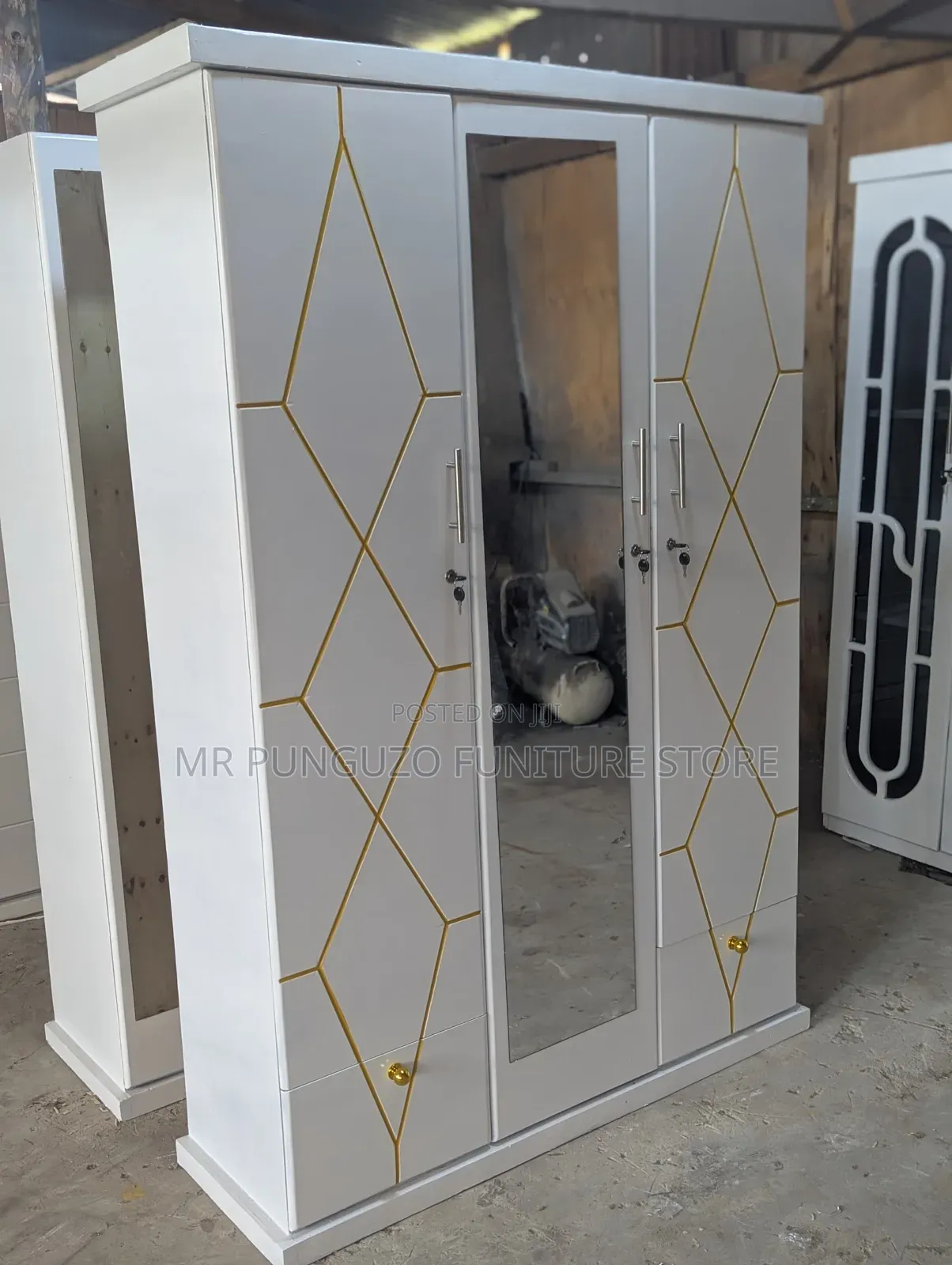 Kabati Three Door